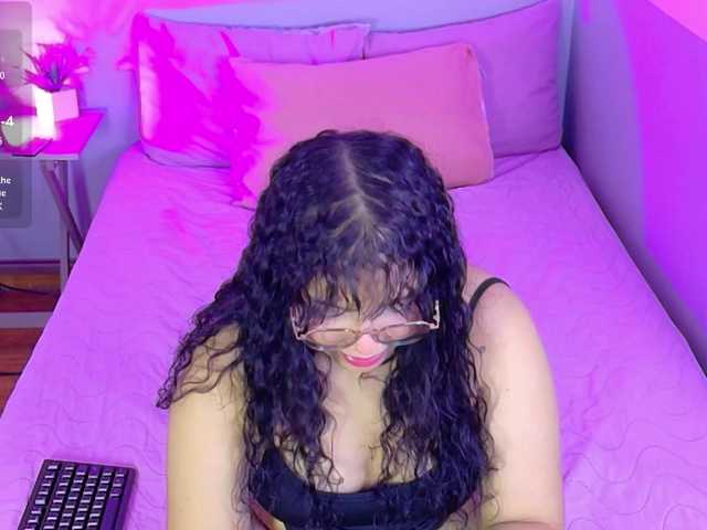 innocenthazel live webcam show