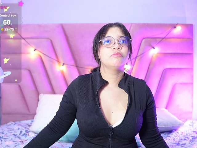 innocenthazel, live now on BongaCams