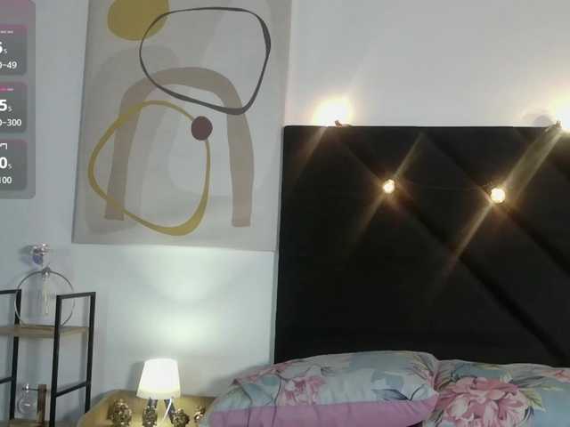 Innocenthazel, 19 y/o - Live Cam on BongaCams