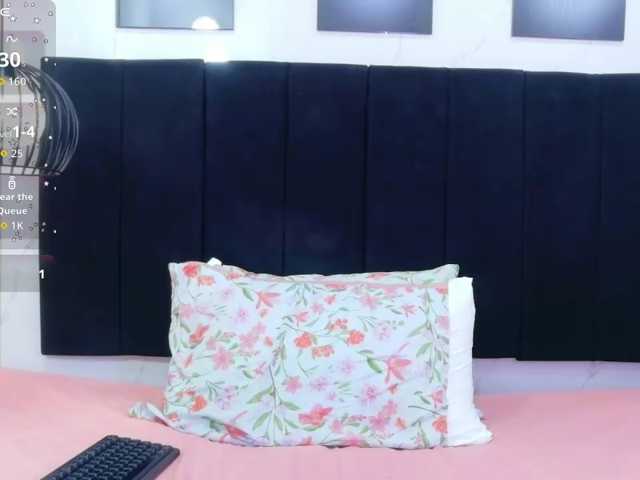 innocenthazel live cam on BongaCams