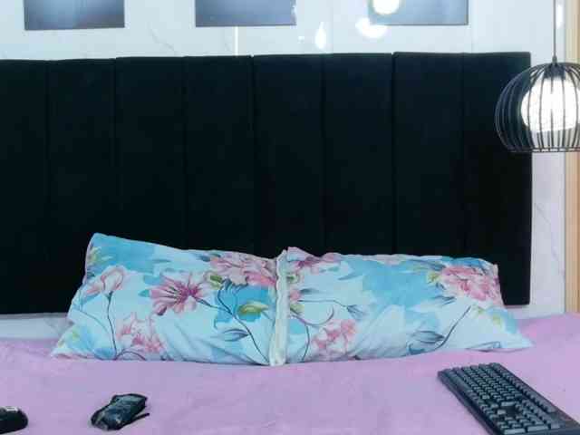 innocenthazel webcam