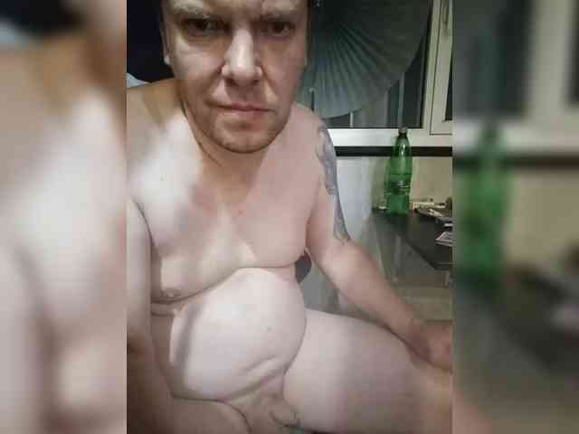Vinpyh's cam show statistics and live stream