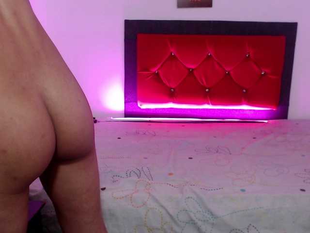 jhonnyyk live webcam show
