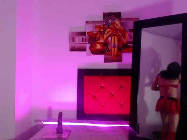 jhonnyyk Live Webcam on BongaCams