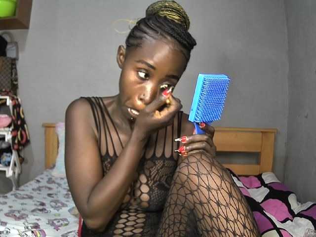 Pettite-Diofa live cam on BongaCams