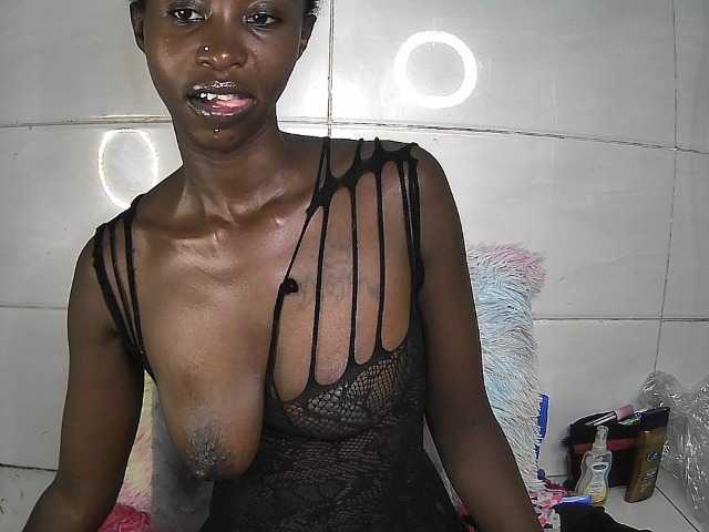Pettite-Diofa live cam on BongaCams