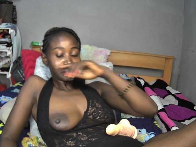 Pettite-Diofa live cam on BongaCams