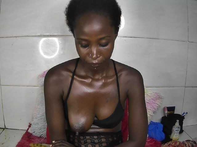 Pettite-Diofa live cam on BongaCams