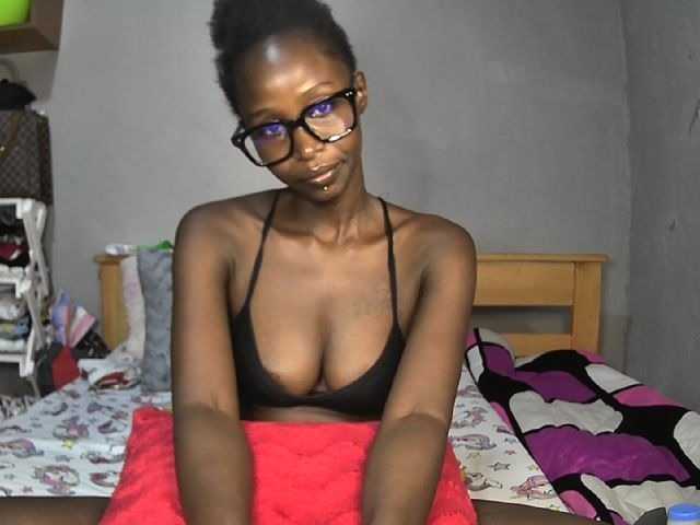 Pettite-Diofa live webcam show