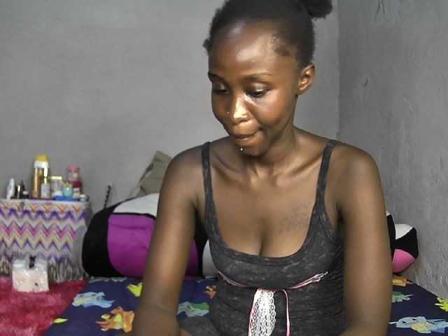 Pettite-Diofa live cam on BongaCams