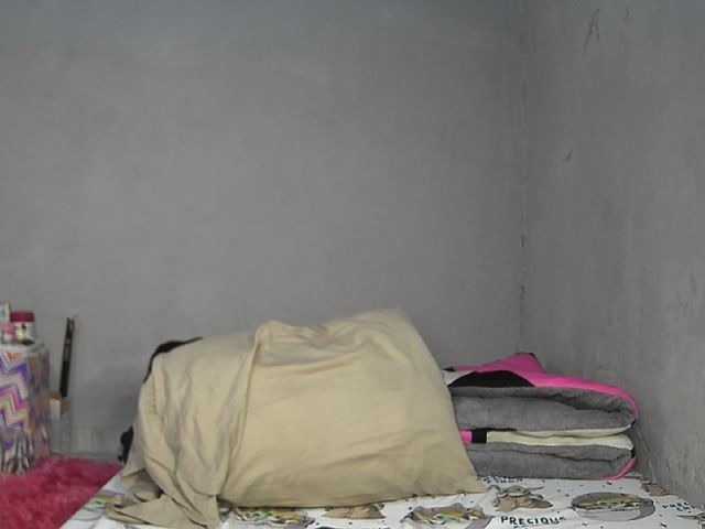 Pettite-Diofa live cam on BongaCams