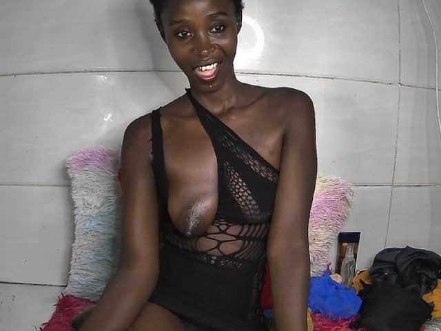 Pettite-Diofa live cam on BongaCams