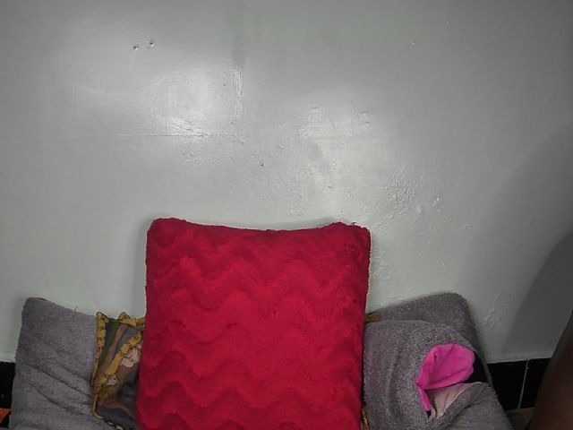 Pettite-Diofa live cam on BongaCams