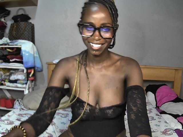 Pettite-Diofa live cam on BongaCams