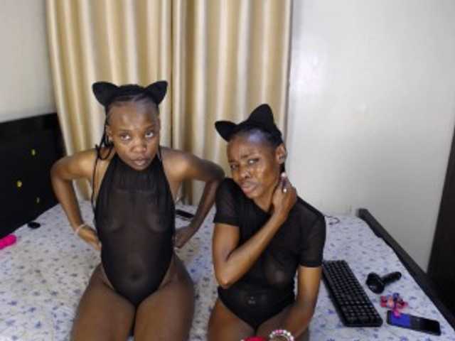 Camilafire4 live cam on BongaCams