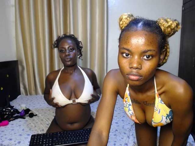 Camilafire4 live cam on BongaCams