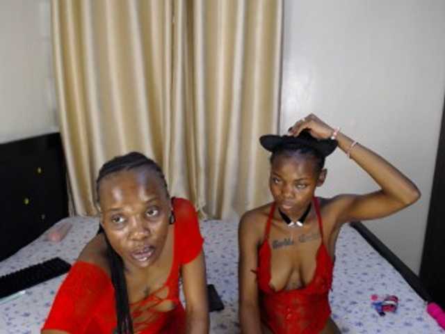 Camilafire4 live cam on BongaCams