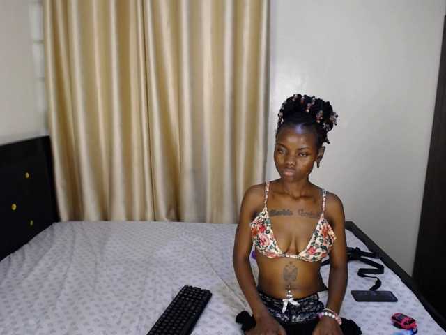 Camilafire4 live cam on BongaCams