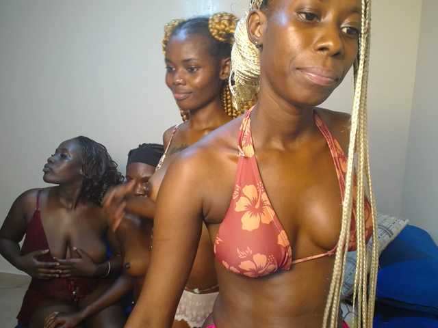 Camilafire4 live cam on BongaCams