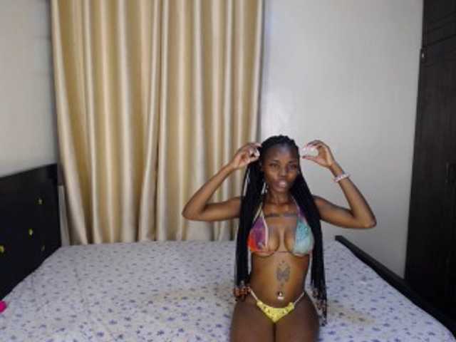 Camilafire4 live cam on BongaCams