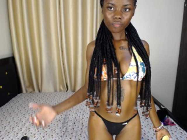 Camilafire4 live cam on BongaCams