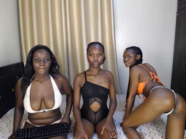 Camilafire4 live cam on BongaCams