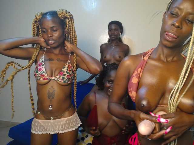 Camilafire4 live cam on BongaCams