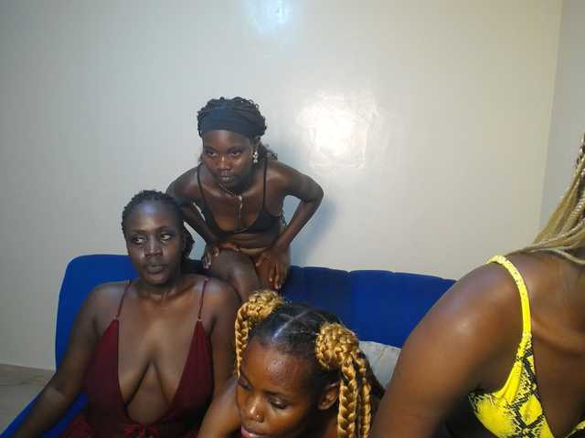 Camilafire4 live cam on BongaCams