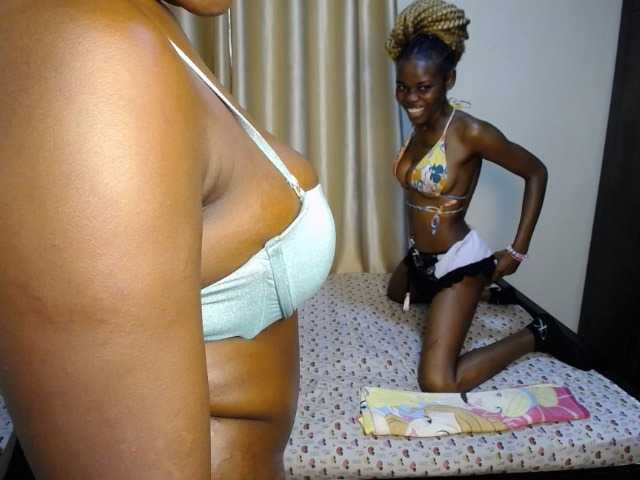 Camilafire4 live cam on BongaCams