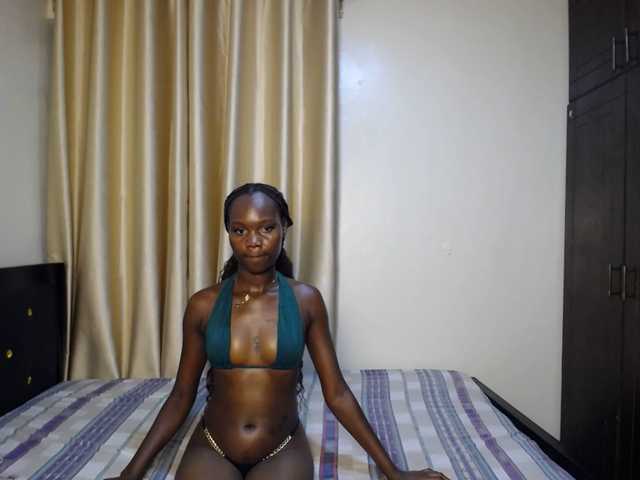 Camilafire4 live cam on BongaCams