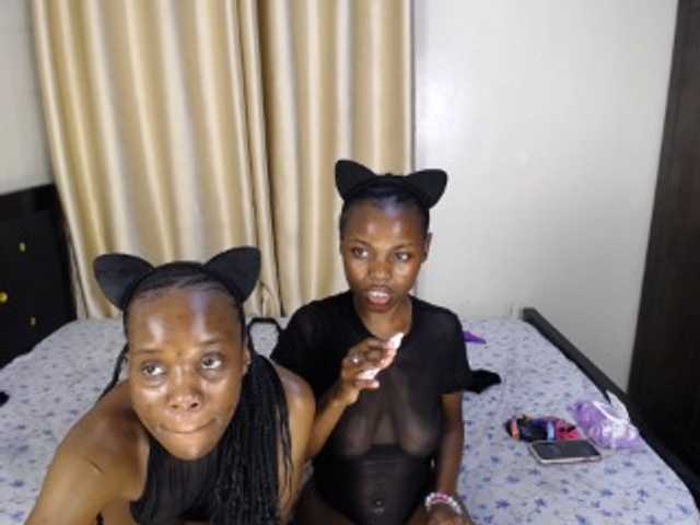 Camilafire4 live cam on BongaCams