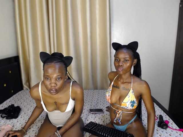 Camilafire4 live cam on BongaCams