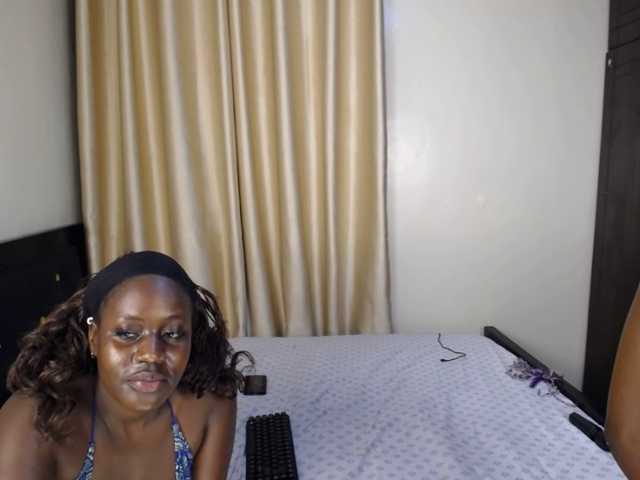 Camilafire4 live cam on BongaCams