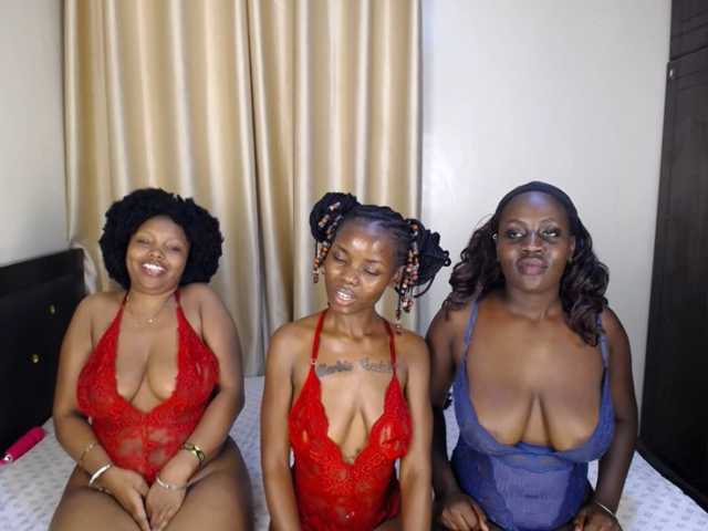 Camilafire4 live cam on BongaCams