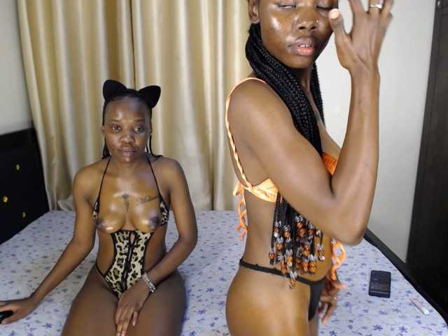 Camilafire4 live cam on BongaCams