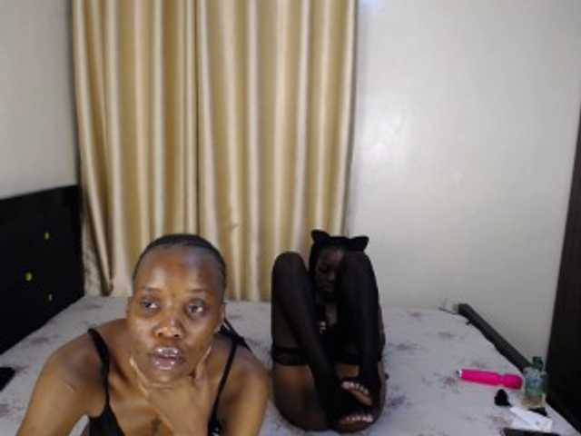 Camilafire4 live cam on BongaCams