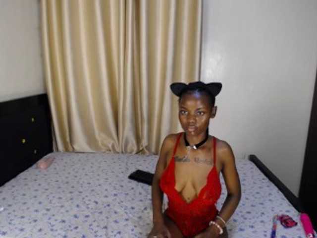Camilafire4 live cam on BongaCams