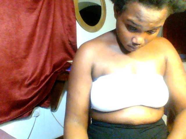 Ebonywaffle live cam on BongaCams