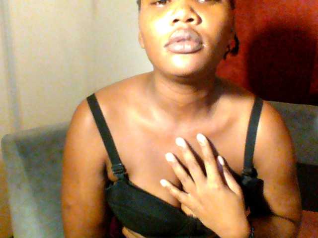 Ebonywaffle live cam on BongaCams