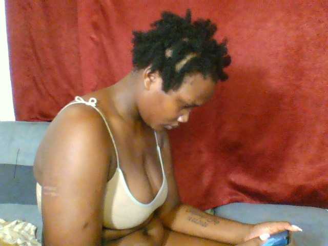 Ebonywaffle live cam on BongaCams