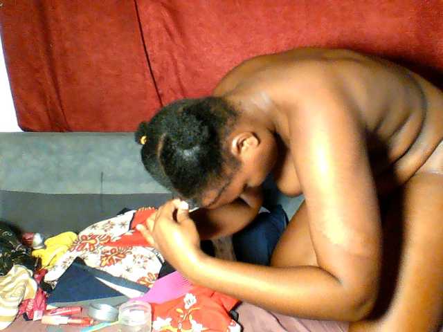 Ebonywaffle live cam on BongaCams
