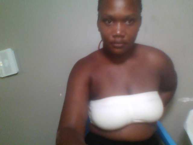 Ebonywaffle, 22 y/o - Live Cam on BongaCams