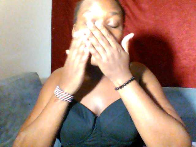 Ebonywaffle live cam on BongaCams