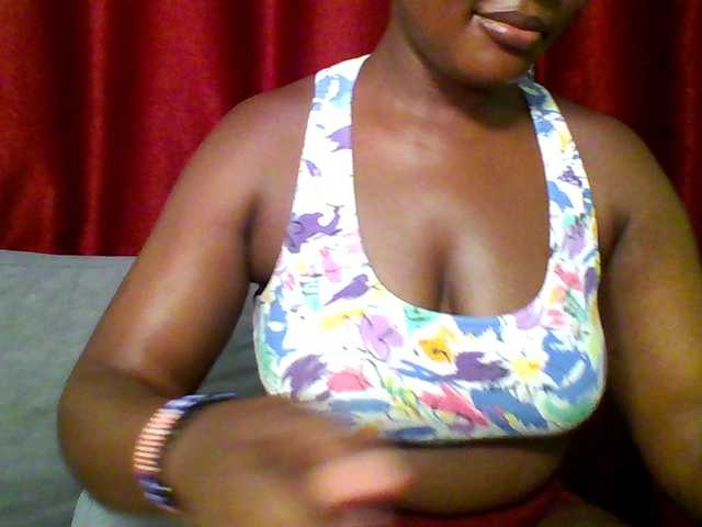 Ebonywaffle's BongaCams show and profile