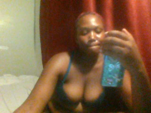 Ebonywaffle live cam on BongaCams