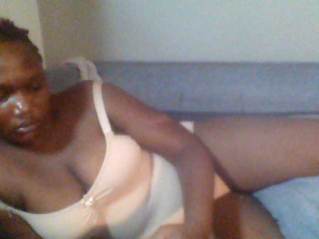 Ebonywaffle live cam on BongaCams
