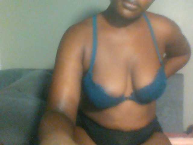 Ebonywaffle live cam on BongaCams