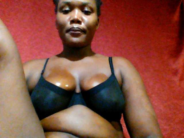 Ebonywaffle live cam on BongaCams