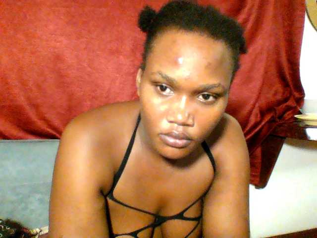 Ebonywaffle live cam on BongaCams