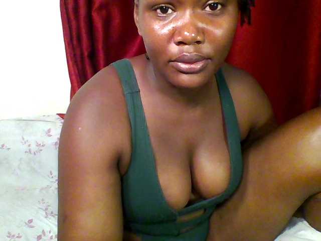 Ebonywaffle's BongaCams show and profile